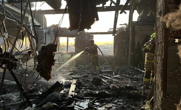 З'явилось відео моменту нічного влучання у багатоповерхівку у Києві