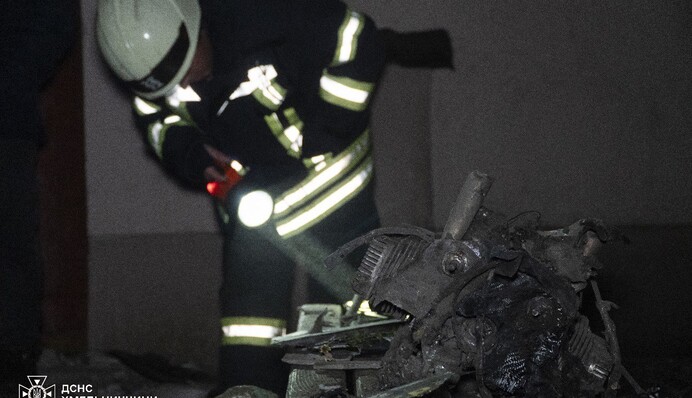 Спасатели показали последствия вражеской атаки в Хмельницкую область