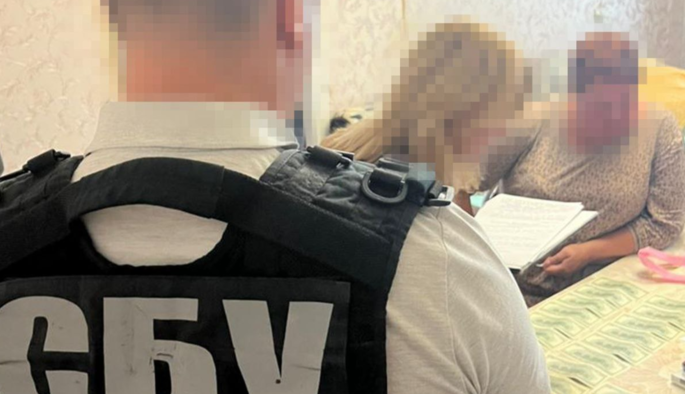 Вимагала хабар у бійця ЗСУ: на Кіровоградщині затримали голову районної МСЕК