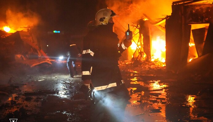 Спасатели показали последствия ночного обстрела Одесщины