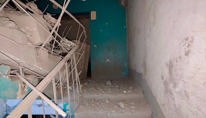 Авиаудар по Запорожью: спасатели деблокировали двух человек