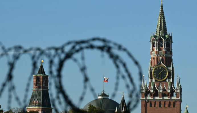 Российская экономика трещит по швам, а опрос среди россиян обеспокоил элиту - выводы ISW