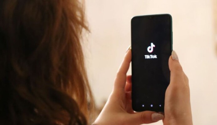 На Львівщині покарали маму школярки-тіктокерки, яка матюкала вчителів