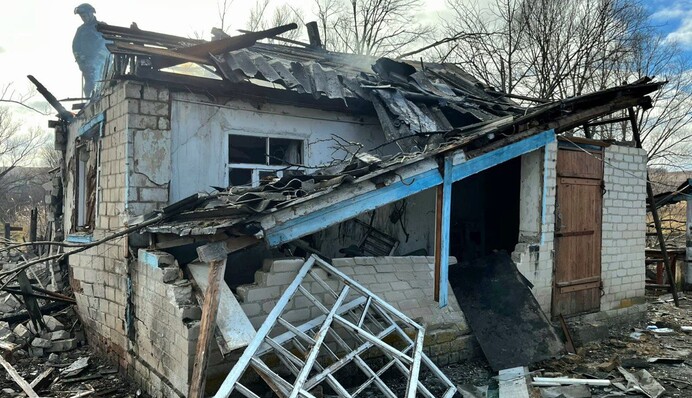 Ворог вдарив по Харківщині - в ДСНС показали руйнування після атаки