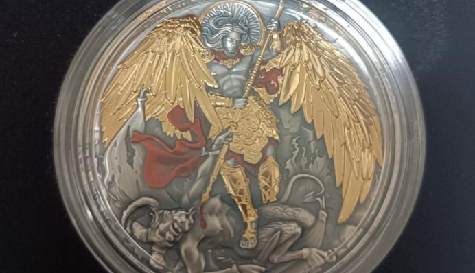 Справжній скарб: митники вилучили на кордоні срібняки відомих монетних дворів на 1 млн грн