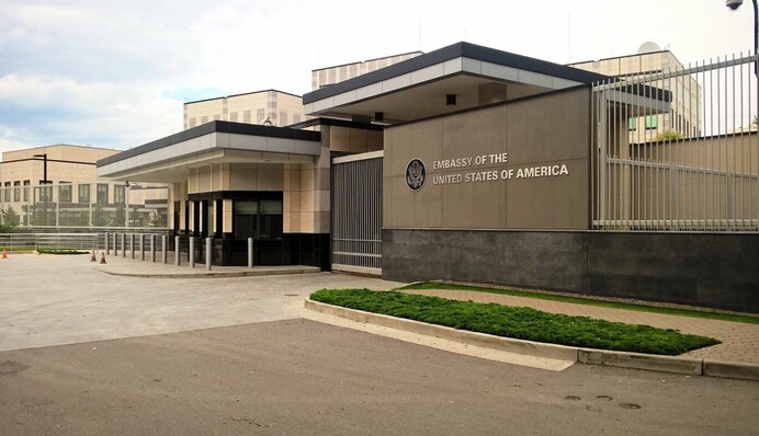 Услід за посольством США ще три європейські диппредставництва закрилися для відвідувачів у Києві