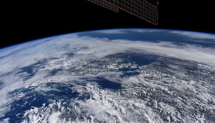 Северный магнитный полюс Земли движется в сторону России – что это значит