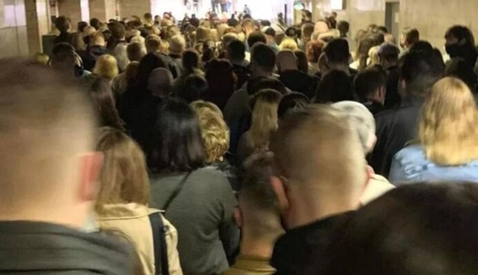 У Києві затори на дорогах та колапс у метро