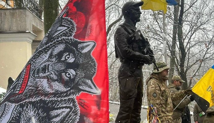 У Києві відкрили пам'ятник легендарному командиру 