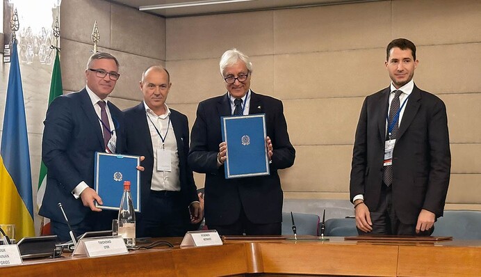 Метинвест подписал декларацию с правительством Италии о строительстве завода: он будет производить зеленую сталь из украинского сырья