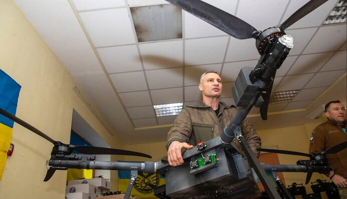 ​Допомога від громади Києва: Кличко передав батальйону 