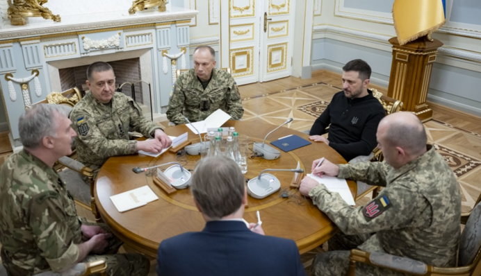 Зеленський та Сирський провели зустріч з командувачем армії Британії: деталі