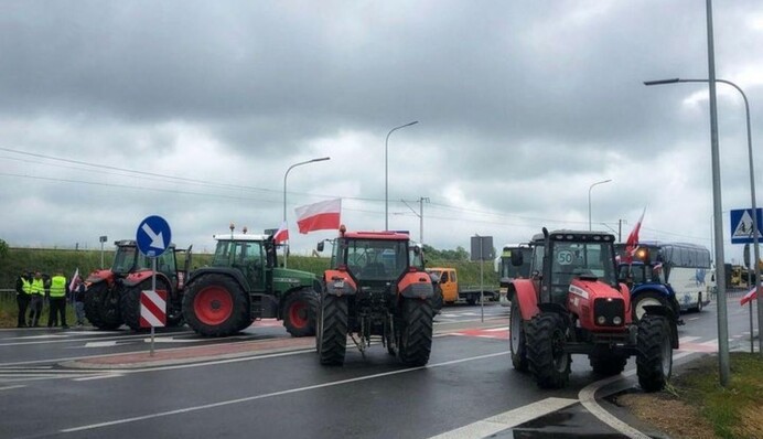 Польские фермеры снова заблокировали КПП на границе с Украиной и назвали причину