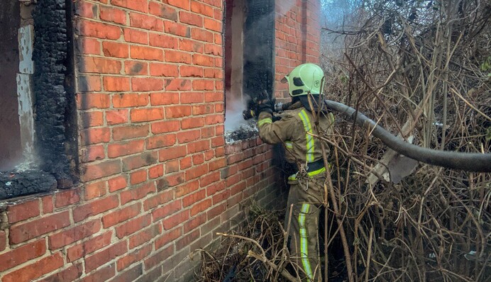 В Сумской области на месте пожара спасатели нашли тело мужчины