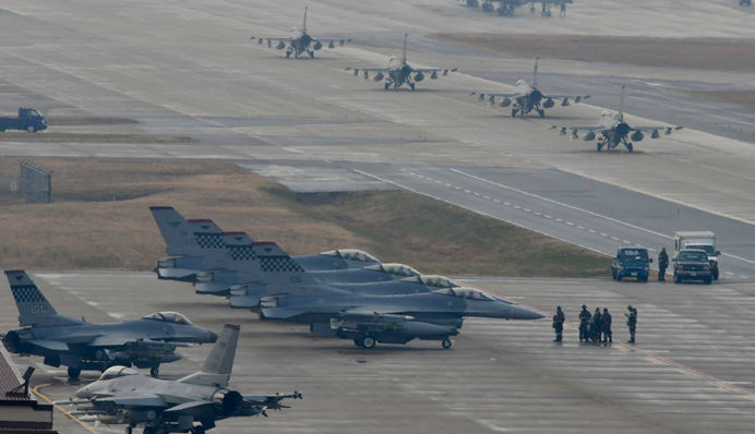 В Британии снова зафиксировали неизвестные дроны над военными авиабазами, - Reuters