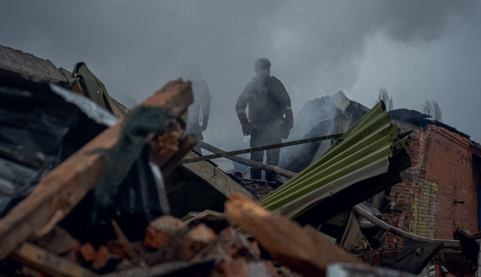 Удар россиян по СТО в Сумах: власти сообщили о погибших и раненых