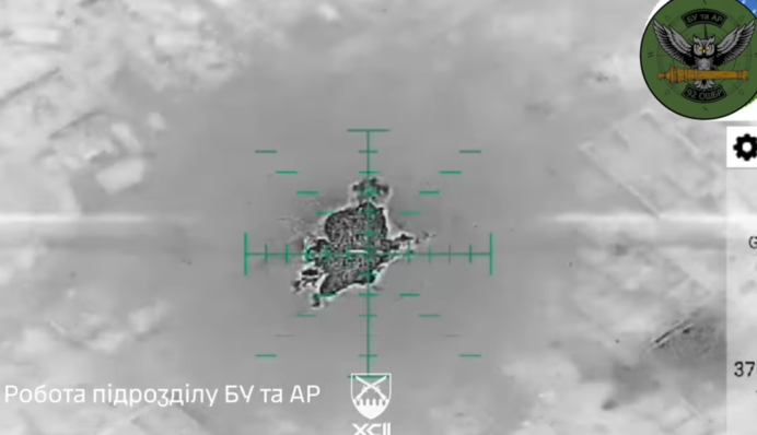 «Лезет, как саранча»: бойцы показали, как «давят вредителей»