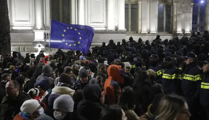 Украина осудила применение силы против демонстрантов в Тбилиси