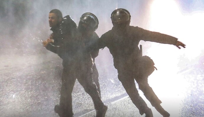 В Тбилиси полиция снова жестко разогнала протестующих