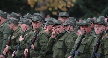 У Путіна повідомили про підготовку 300 тисяч окупантів для війни в Україні