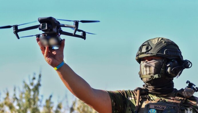 Сработали БпЛА и артиллеристы: украинские «егеря» отбили штурм вражеской колонны