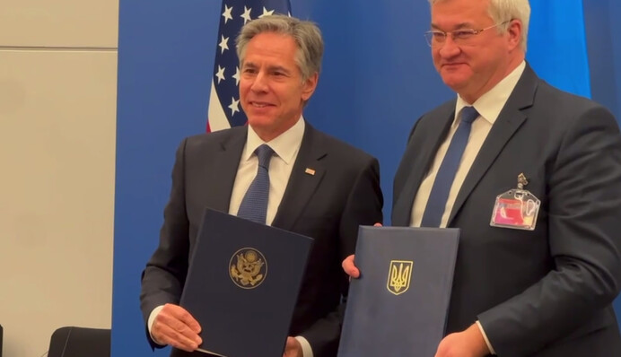 Глава МИД Украины и госсекретарь США подписали Меморандум о взаимопонимании между правительствами: что в документе