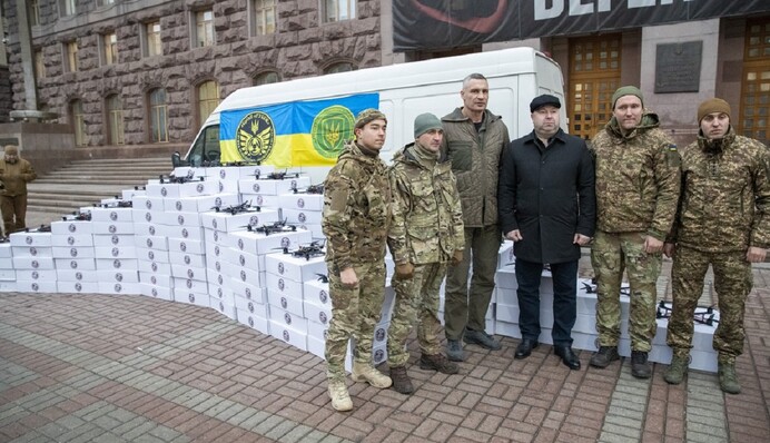 Кличко передал 4-й бригаде Нацгвардии 1000 дронов от столичной громады