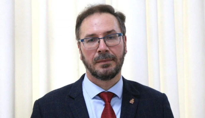 "Здуріти можна": мережу вразила втеча з України  директора Національного музею історії