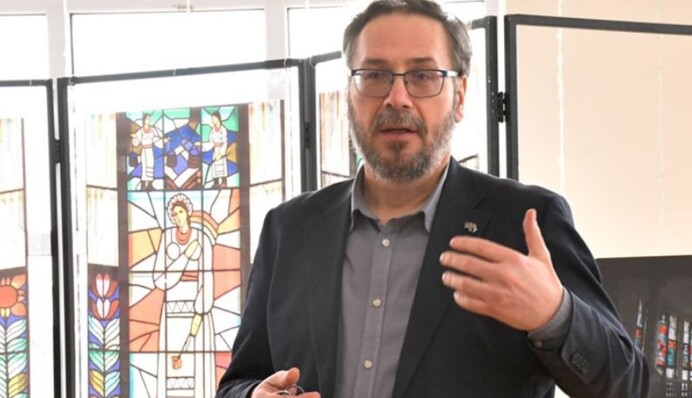 Директор Национального музея истории Украины объяснил свое 