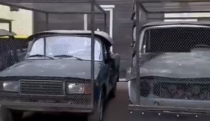 Під прапором СРСР: у мережі показали застарілу техніку російських окупантів