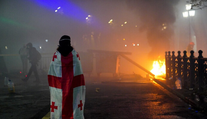 ​Дипломаты проверяют данные о задержании украинца во время протестов в Тбилиси