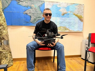 Стерненко показав дрон, якими атакували російські цілі у Чорному морі