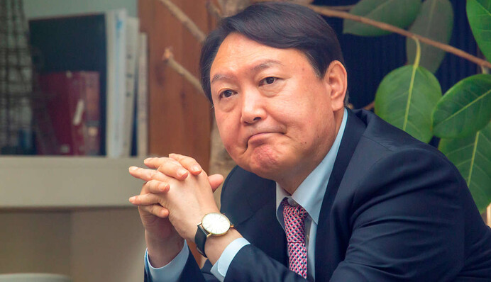 Криза у Південній Кореї: президенту хочуть заборонити виїжджати за межі країни