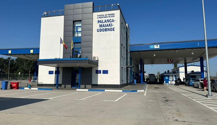 На кордоні з Молдовою через технічні проблеми не працюють пункти пропуску