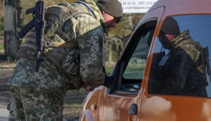 В Одесі жінку обурив коментар працівника ТЦК, що сплутав її з чоловіком