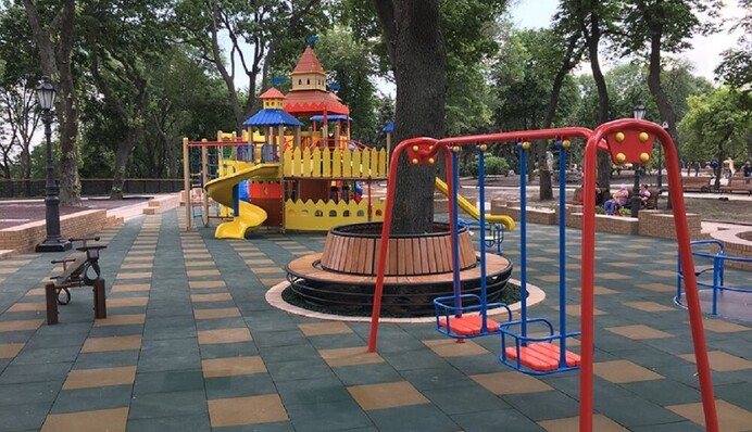 В Киеве проведут проверку детских и спортивных площадок