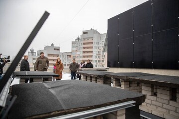Кличко показав перший будинок з відзнакою за енергостійкість і розповів, як зробити багатоповерхівку енергонезалежною
