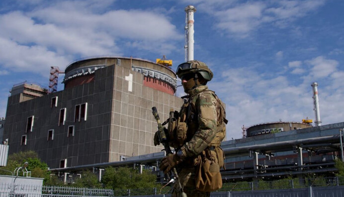 Дрон повредил автомобиль МАГАТЭ во время ротации на Запорожской АЭС