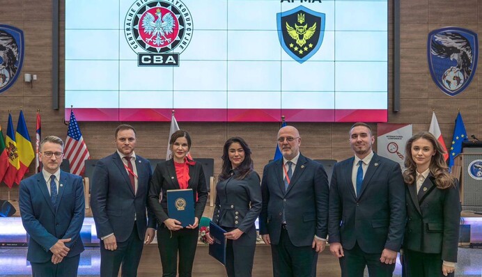 В Украину вернут более 5 млн долларов арестованных средств