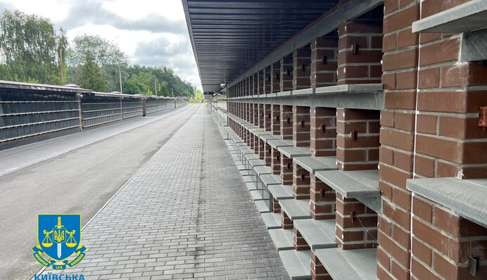 «Заработок» на колумбарной стене: поставщик продал стройматериал «с наценкой» в почти 900 тыс. грн