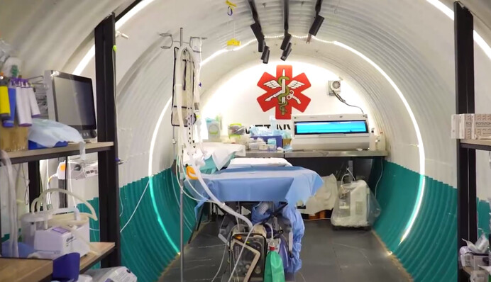 ​Зеленський відвідав першу в Україні підземну передову хірургічну групу