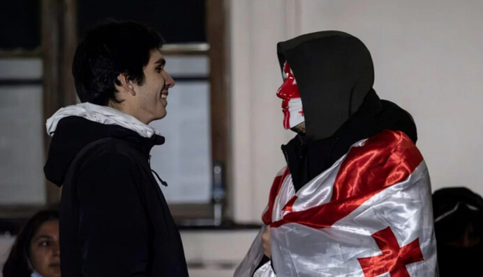 ​У Грузії запровадили штрафи за маски й піротехніку на акціях протесту