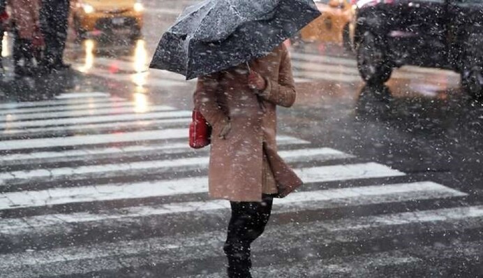Гололедица, мокрый снег и штормовой ветер: в Украину идет резкое потепление