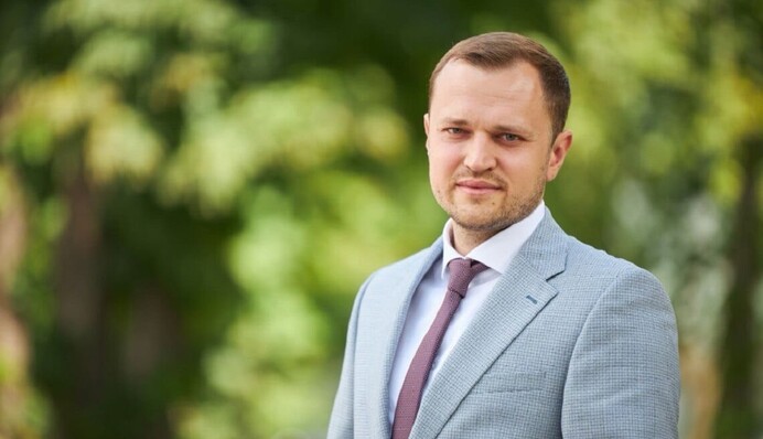 НАБУ вже понад чотири місяці аналізує статки та подорожі 