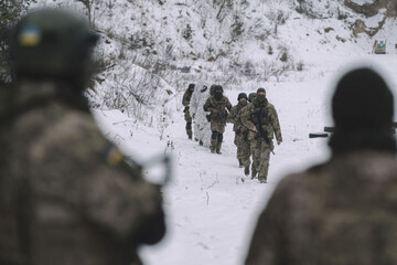 Бої на східному напрямку: в ЗСУ розповіли, де атакує ворог