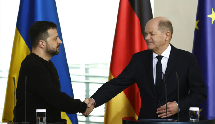 Bloomberg закликав світ негайно допомогти Україні і не допустити наступу РФ на Покровськ