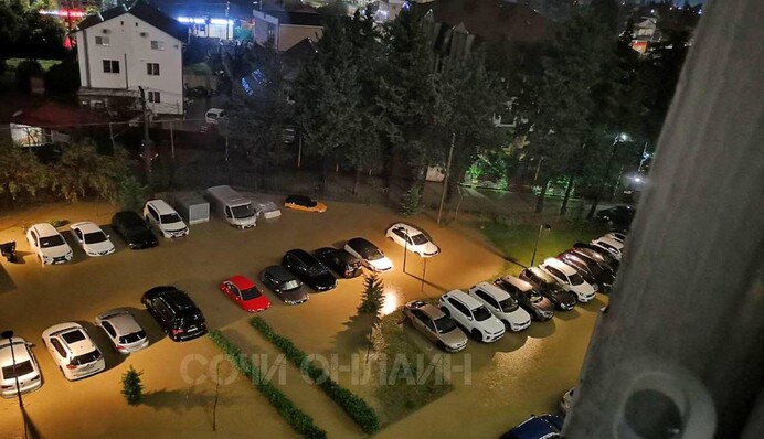 Через повінь у Сочі проблеми зі світлом та опаленням - 