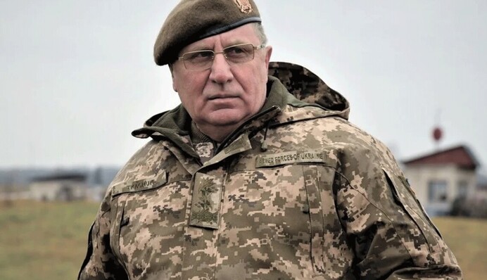 "Через численні порушення": звільнили начальника академії сухопутних військ Ткачука