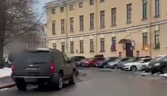 В Санкт-Петербурге здание военкомата атаковали 
