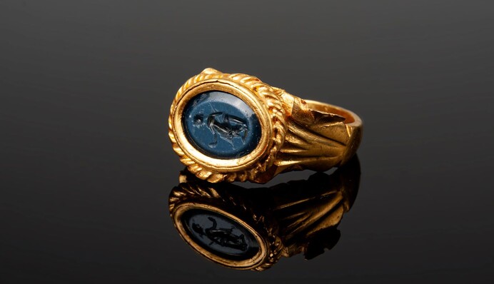 Археологи нашли во Франции шикарный золотой перстень, потерянный путешественником 1700 лет назад